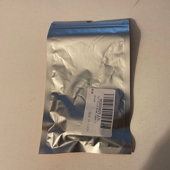 Ford valve Stem caps in Black set of 4 NWT - Picture 4 of 4